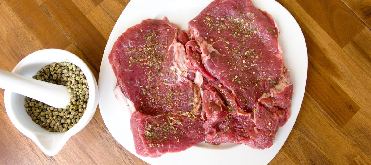 Steak na zeleném pepři