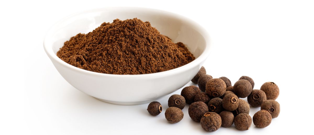 Nové koření mleté a celé